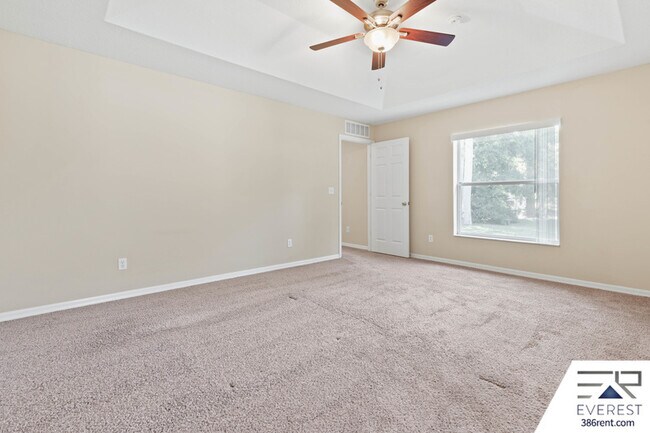 Building Photo - 15 Firtree Ln