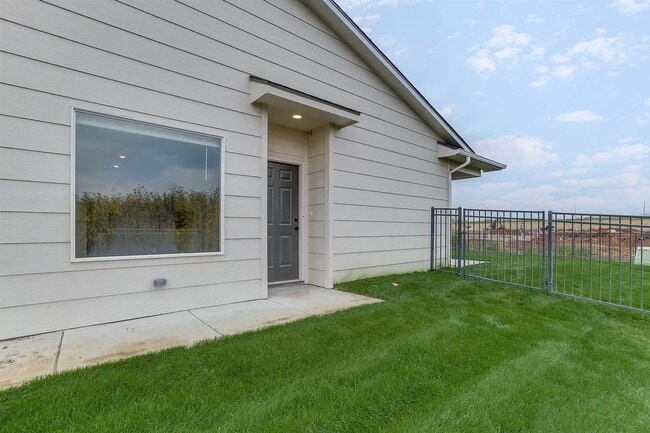 Building Photo - 1643 S Limuel Cir