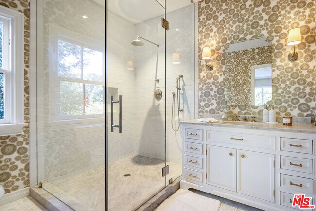 Building Photo - 9135 Hazen Dr