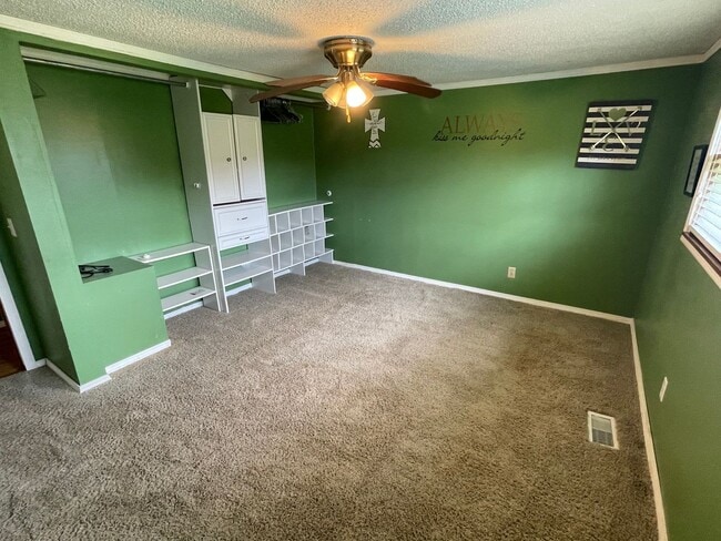 Building Photo - 3 Bedroom 1 Bathroom House Stilwell, OK