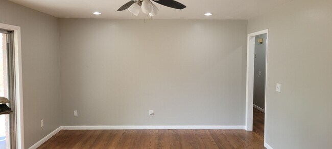 Building Photo - Remodeled 3 bedroom 2 bathroom house with 2 car garage and fenced yard