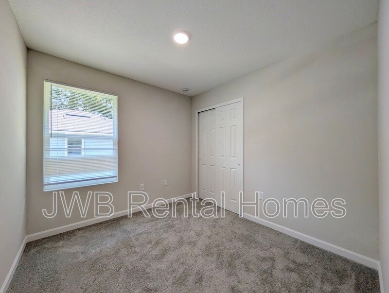 Building Photo - 1122 Comanche St