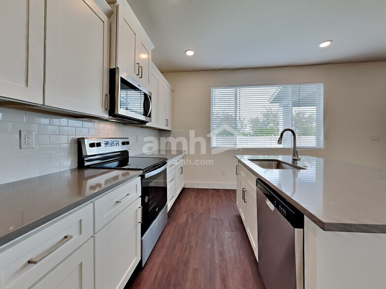 Building Photo - 1320 Alderleaf Ave