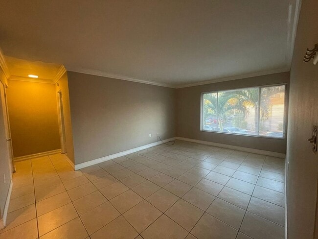 Building Photo - 1830 Maravilla Ave