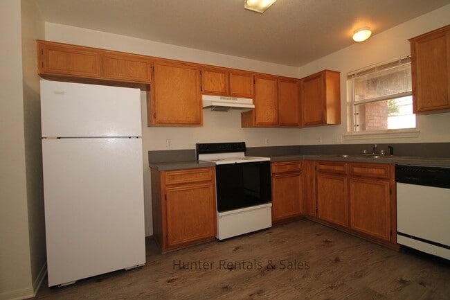 Building Photo - What's Not To Love?