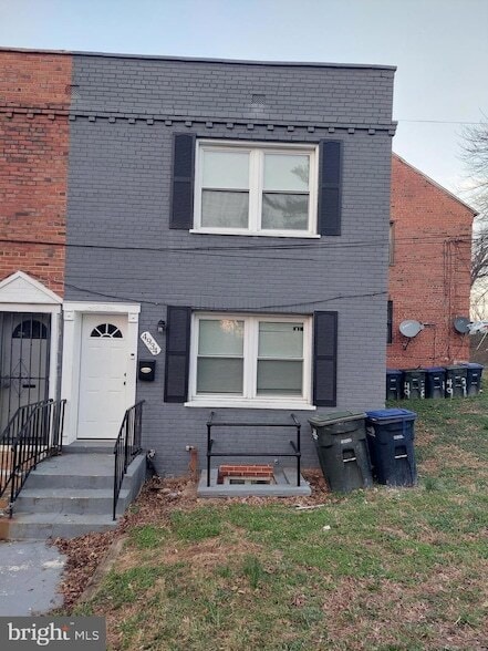 Building Photo - 4934 Just St NE