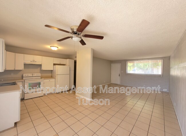 Building Photo - 210 S Alandale Pl