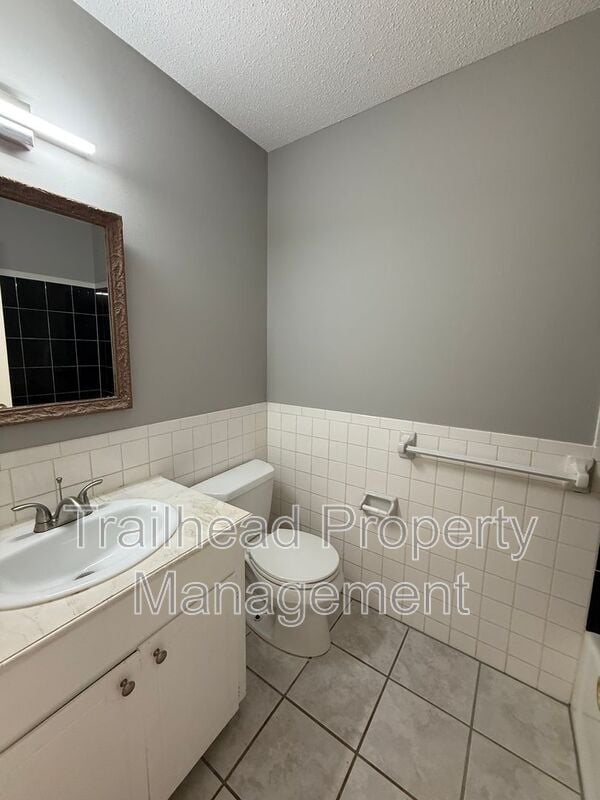 Building Photo - 7721 W 84th Terrace