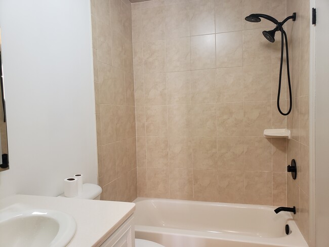 Sparkling Bath - 111 Country Club Dr