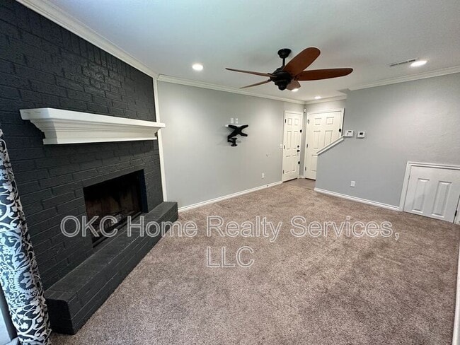 Building Photo - 1162 N Eagle Ln