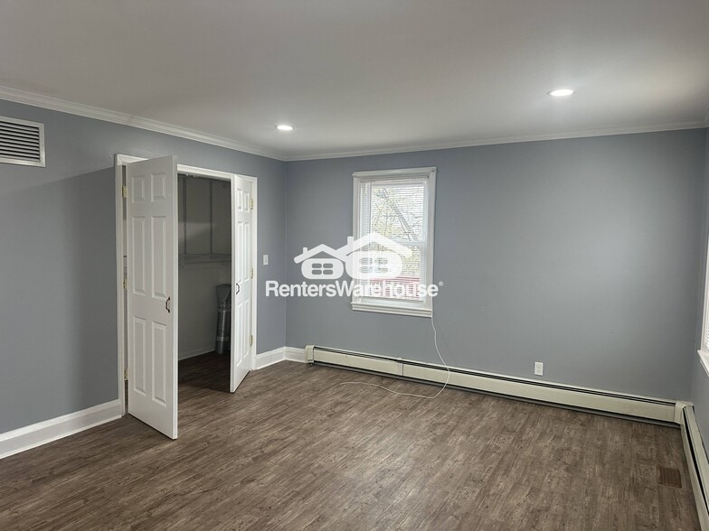 Building Photo - 3026 Lavender Ave