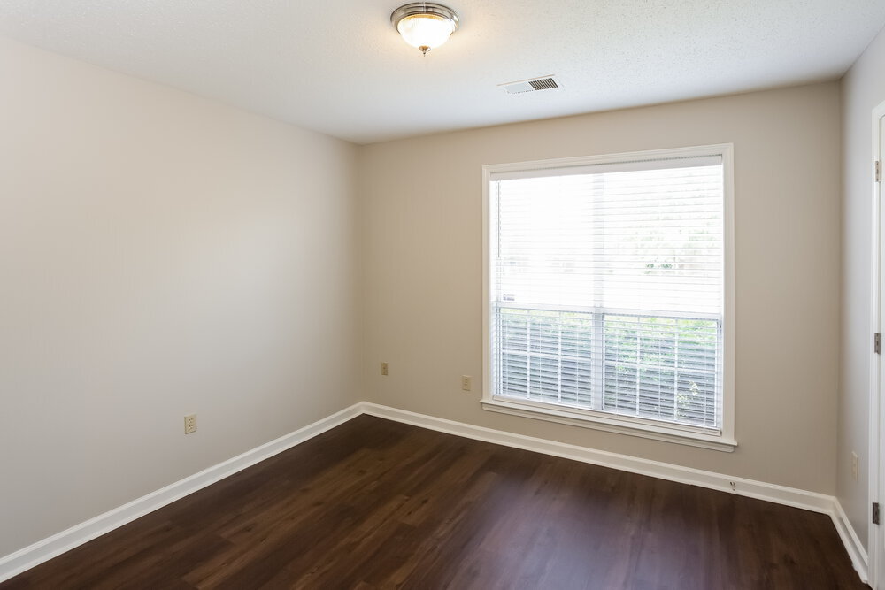 Building Photo - 7842 Benton Dr