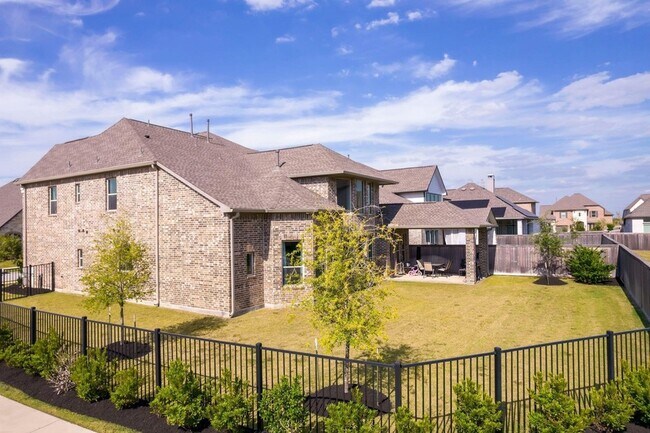 Building Photo - 21215 Central Vly Ln