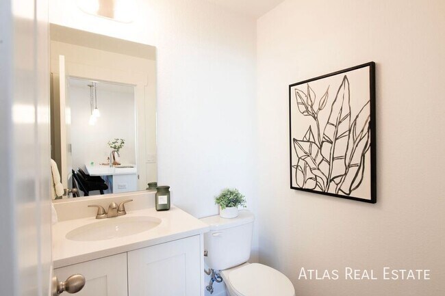 Building Photo - 3645 Verde Dr