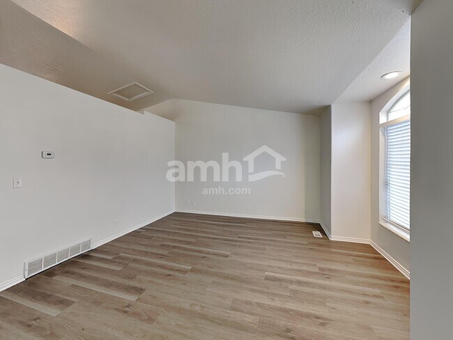 Building Photo - 4419 S 2750 W