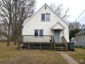 Building Photo - 306 Charles St