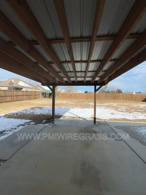 Building Photo - 229 Lace Dr