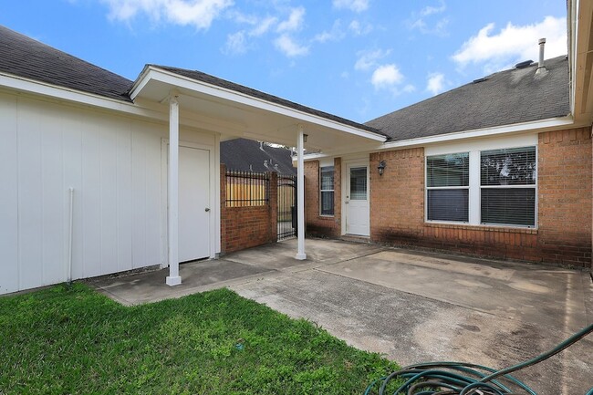 Building Photo - 26507 Abbey Springs Ln