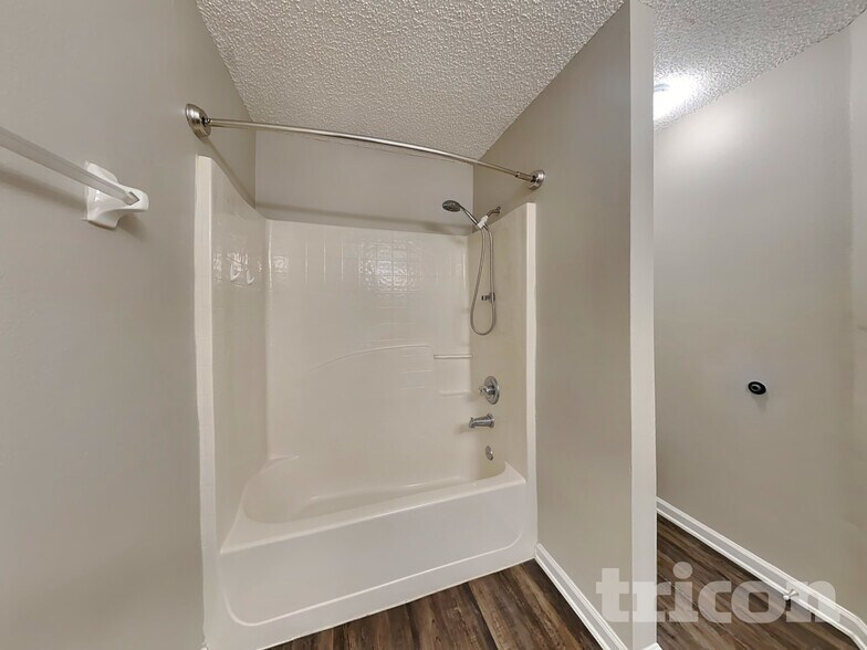 Building Photo - 9 Riddle Pl