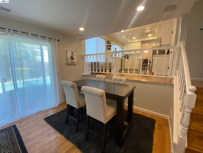 Building Photo - 3253 Pomace Ct