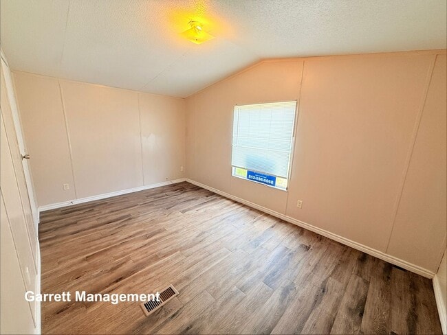 Building Photo - Hoover Valley 3/2 Home