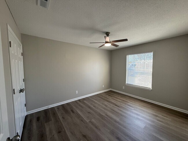 Building Photo - Rental Available NOW across from Tanglewoo...