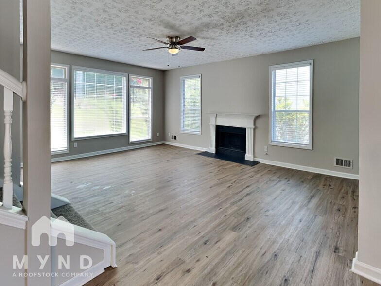 Building Photo - 2587 Riverwood Spring