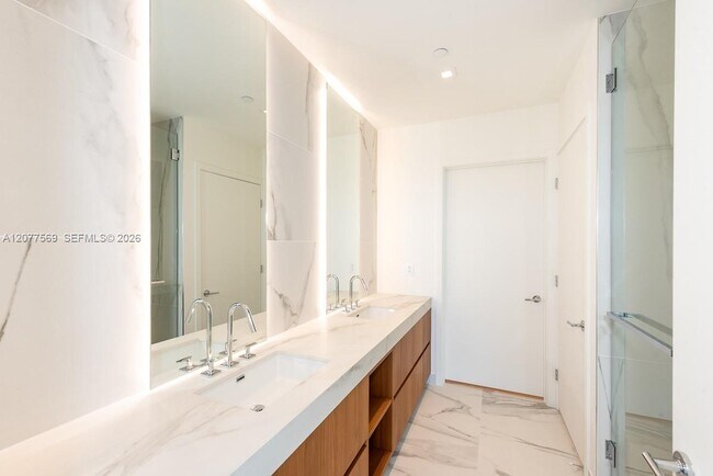 Building Photo - 1400 Biscayne Blvd