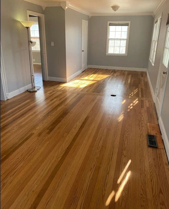 Building Photo - $500 OFF FIRST MONTHS RENt!! 4 Bedroom Home with Beautiful Yard, Kennewick, WA