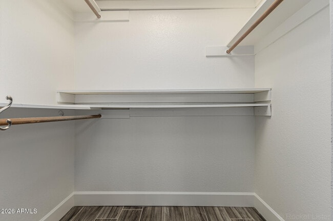 Building Photo - 3217 N Ellis St