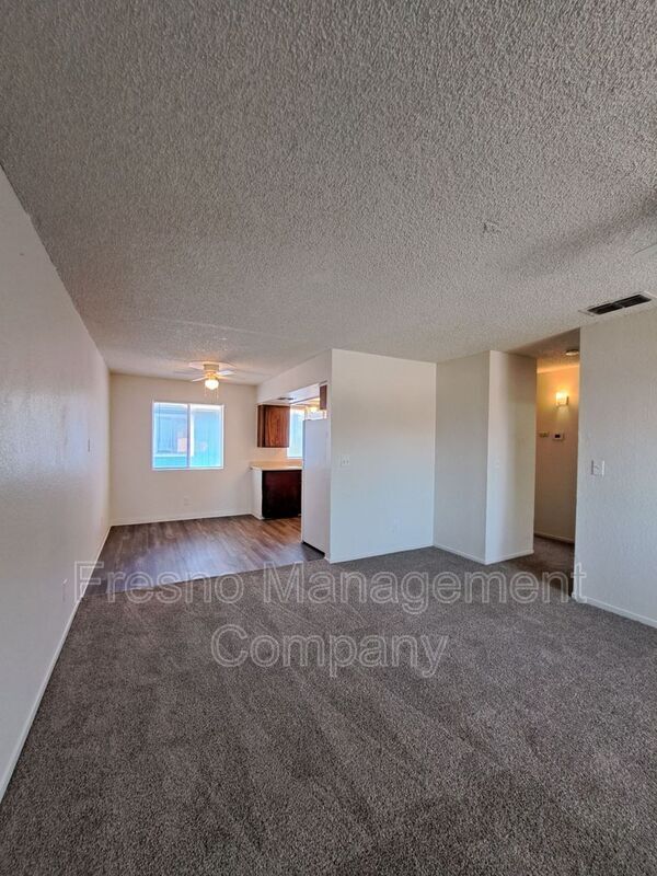 Building Photo - 4817 E Lane Ave