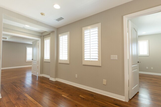 Building Photo - Single Family Golf Course Home for rent in...
