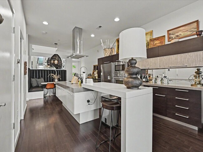 Building Photo - 341 Viburnum Way Ct