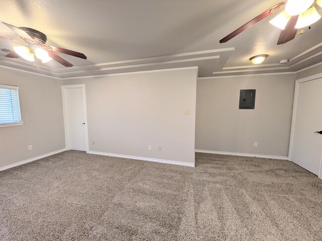 Building Photo - 6618 Cloverbend St