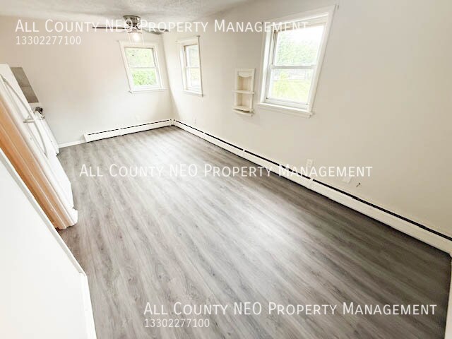 Building Photo - 2116 Market Ave N