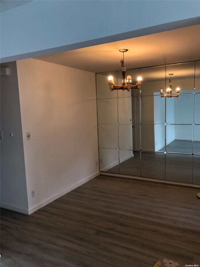 Building Photo - 61-29-61219 219th St