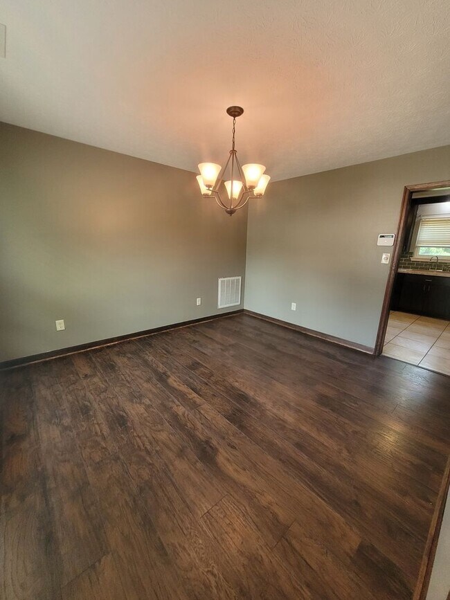 Building Photo - 244 Vicky Ct