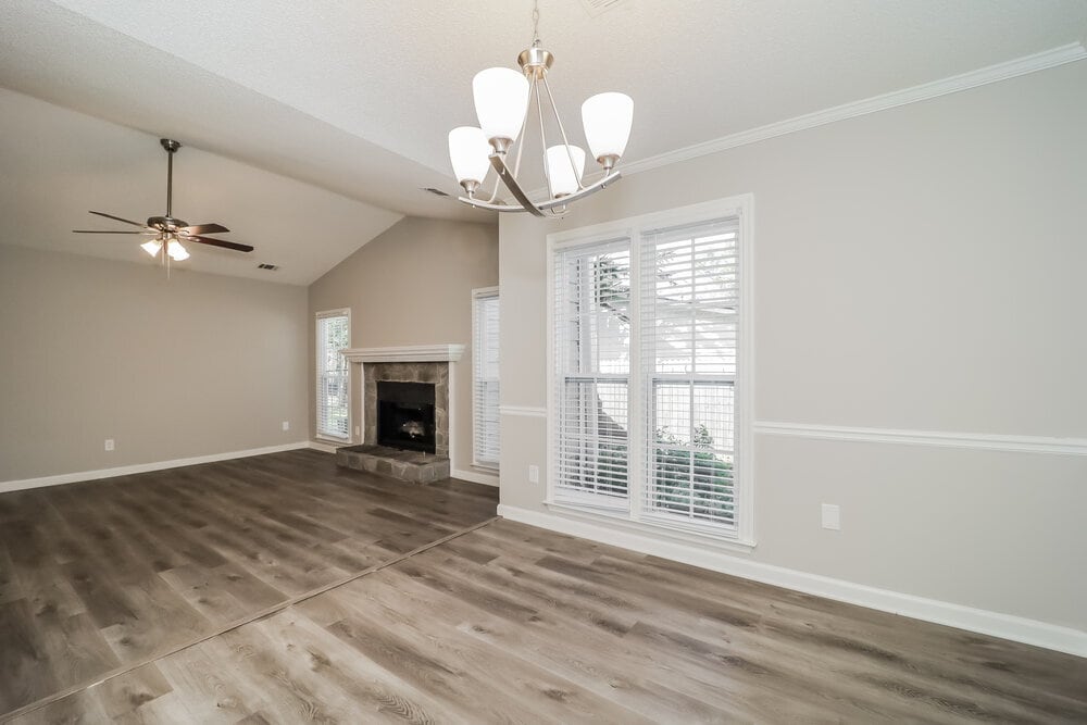 Building Photo - 2712 Horseshoe Creek Dr