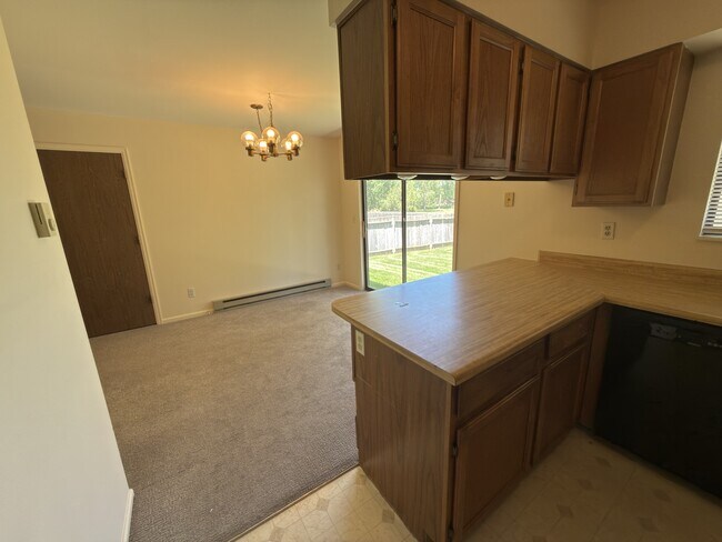 Building Photo - 2718 Sagebrush Dr