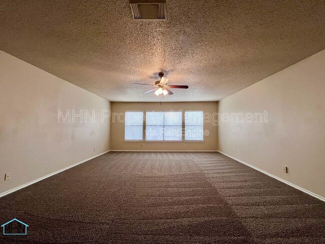 Building Photo - 8143 Chestnut Manor Dr