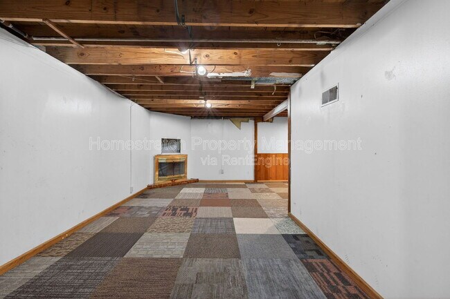 Building Photo - 437 Lancashire Rd