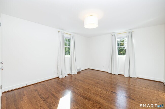 Building Photo - 170 Brunswick Ave