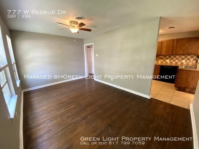 Building Photo - 777 W Redbud Dr