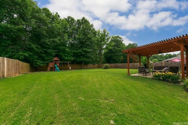 Building Photo - 24 Lakeland Dr