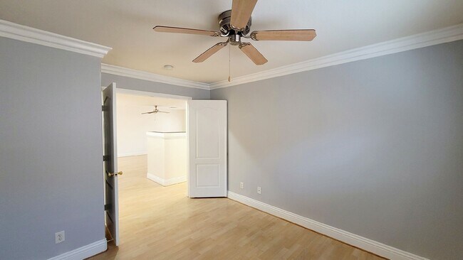 Building Photo - 167 White Butte St
