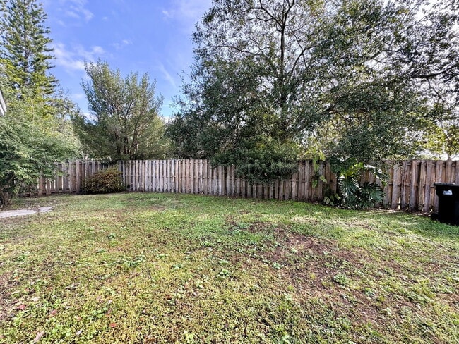 Building Photo - 153 Becky Thatcher Ct