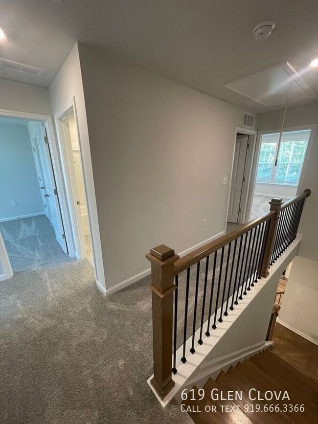 Building Photo - 619 Glen Clova Glen