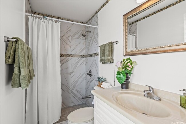 Building Photo - 2474 Kapiolani Blvd