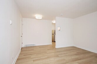 Building Photo - Student-Friendly 1BR Apartment Near The School of Data Science