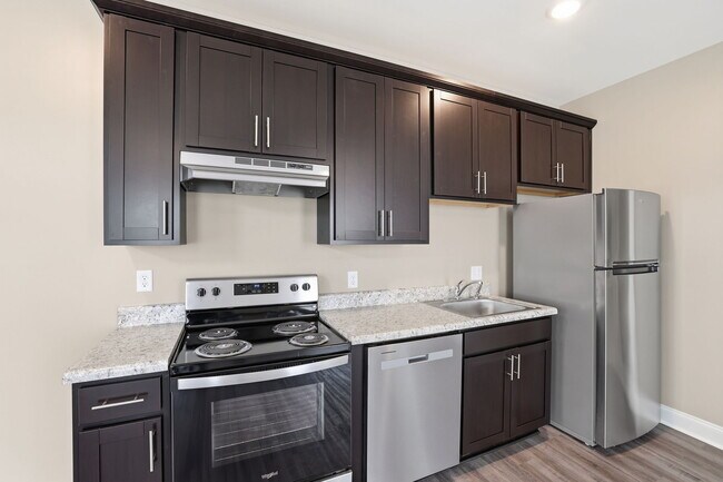 Building Photo - 705 Woodmore Ln